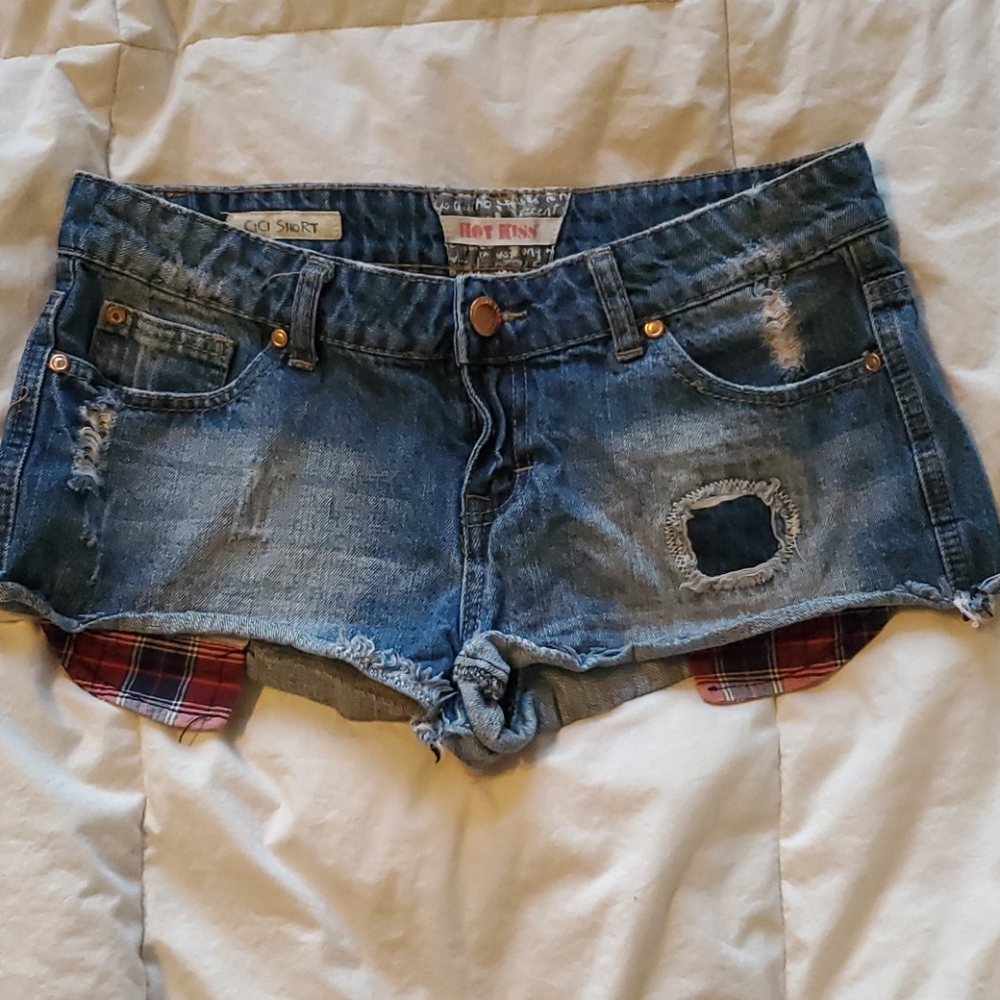 Hot kiss CiCi short